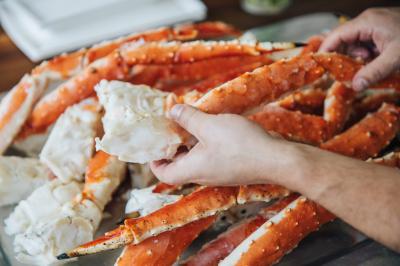 Chân cua Hoàng đế Alaska nhập khẩu